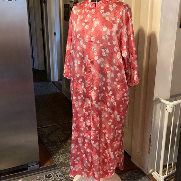 Lord and Taylor peach and white Japanese flower house coat size L - Picture 1 of 8
